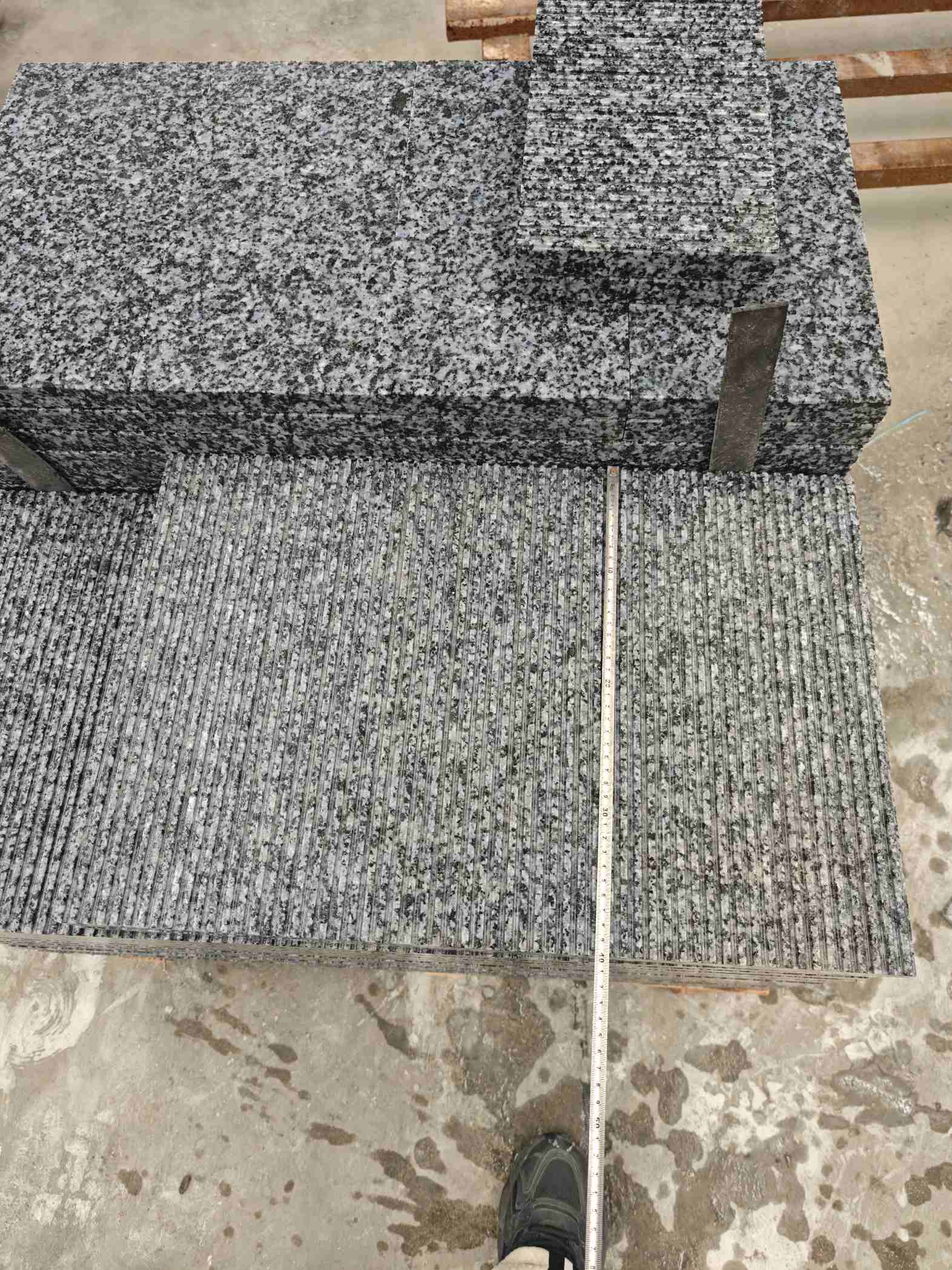 保山芝麻黑拉丝面