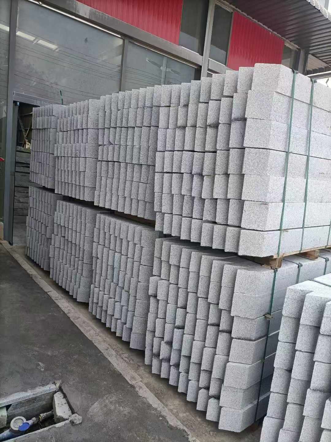 保山芝麻白树围石 树池