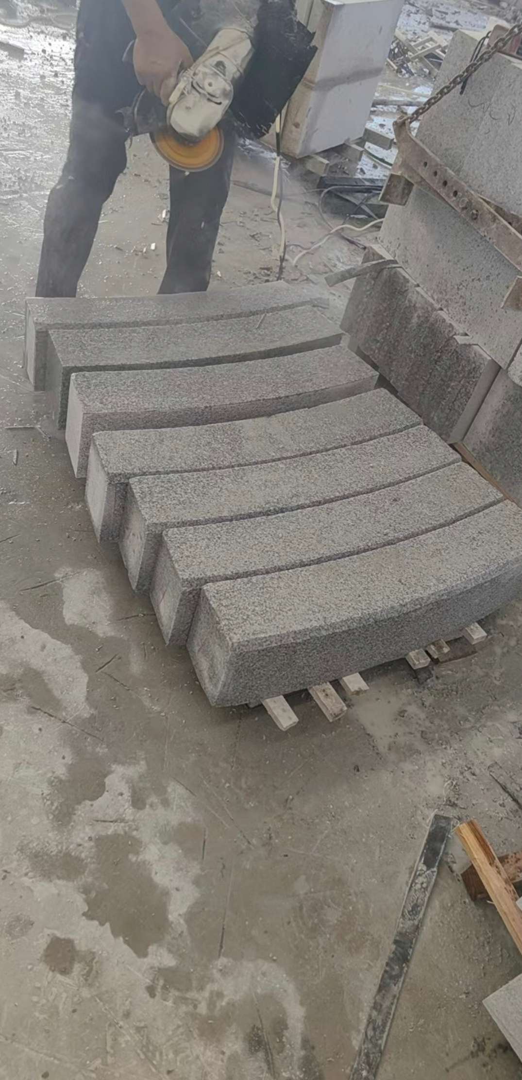 保山芝麻白弧形路牙石