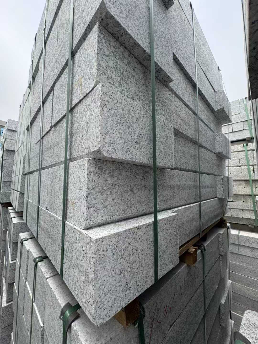 保山芝麻白路牙石 马路牙子